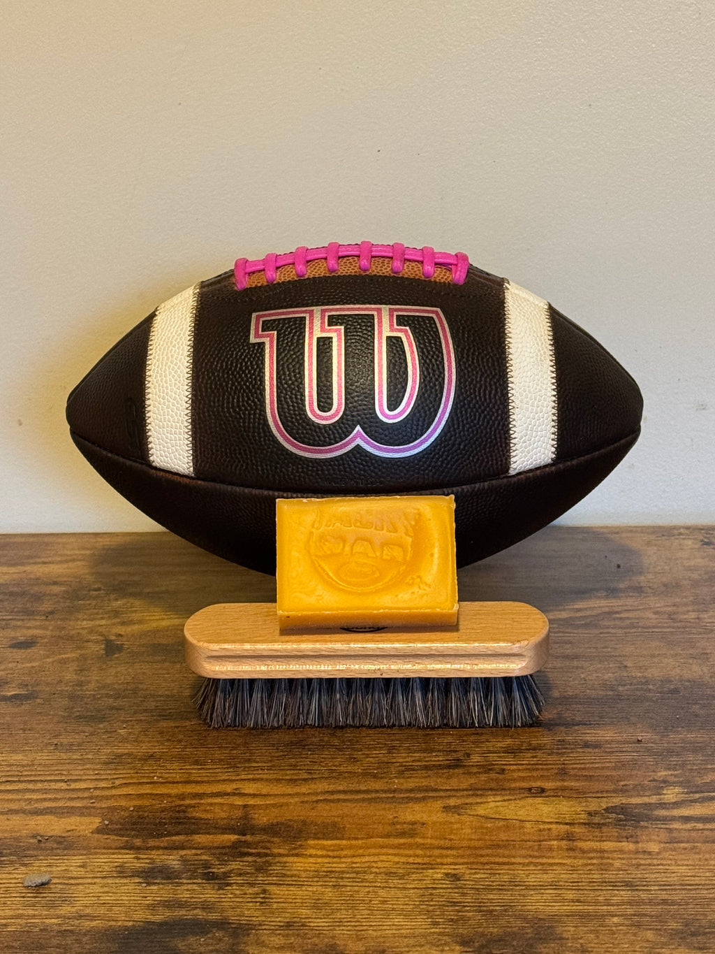 Tacky Bar Football Wax