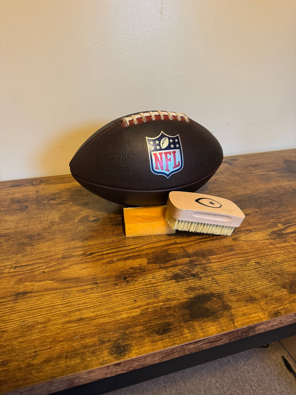 Tacky Bar Football Wax